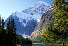 烈焰红白，荣耀克罗地亚：一段关于梦想、坚持与足球的史诗